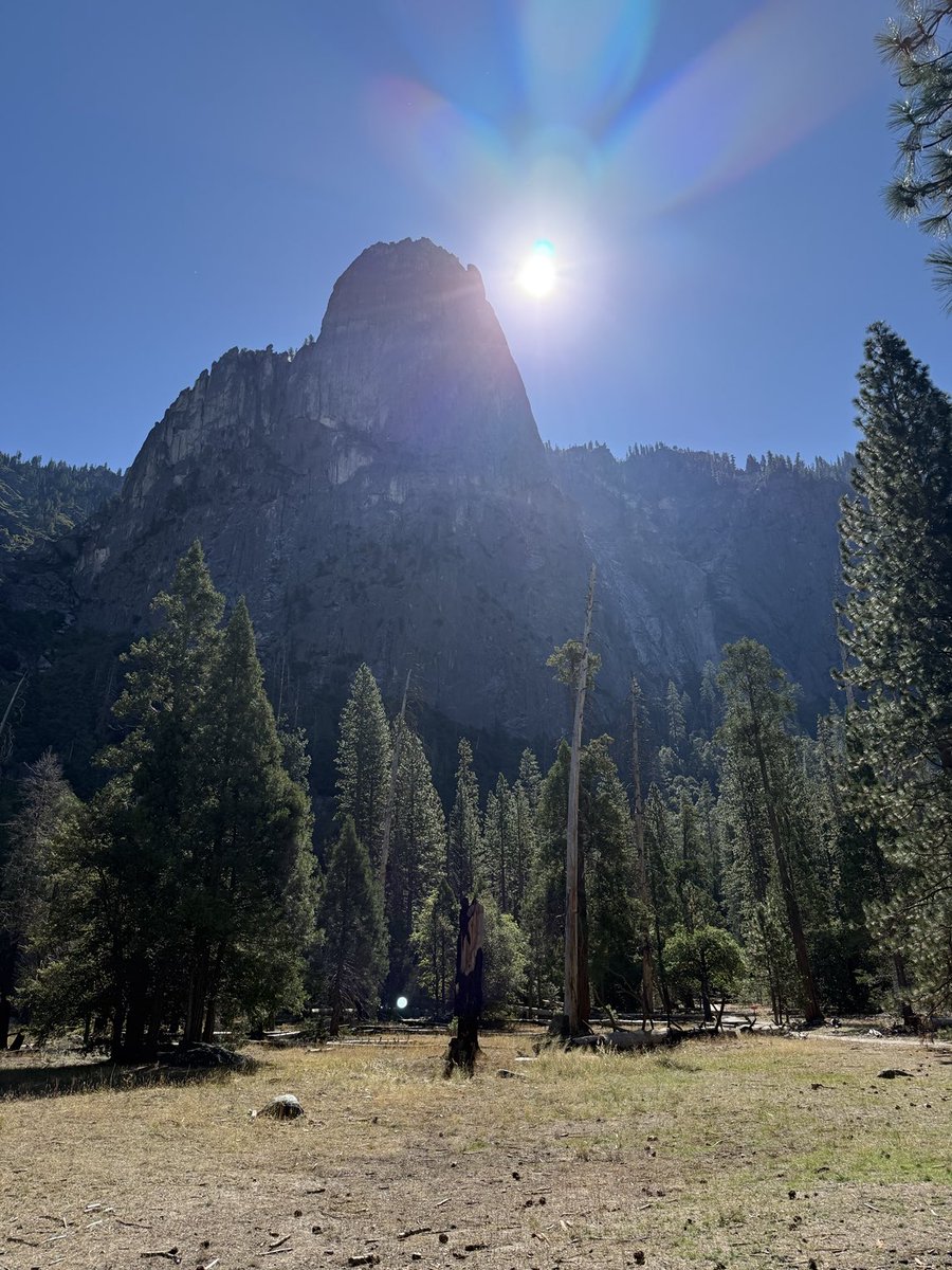 jeritz1's tweet image. Our vacation conclude at Yosemite National Park, one of the most breathtaking areas I have ever seen.