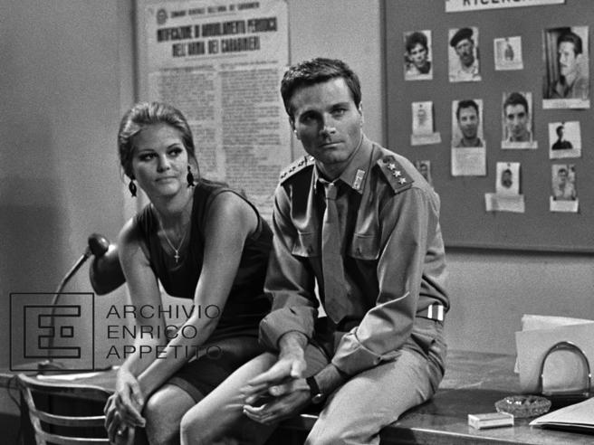 Quizá no esté entre las películas más conocidas en las que actuó Claudia Cardinale, pero sí entre las más interesantes: "El día de la lechuza" (Damiano Damiani, 1968), basada en una novela de Leonardo Sciascia, un análisis del poder de Cosa Nostra en Sicilia.