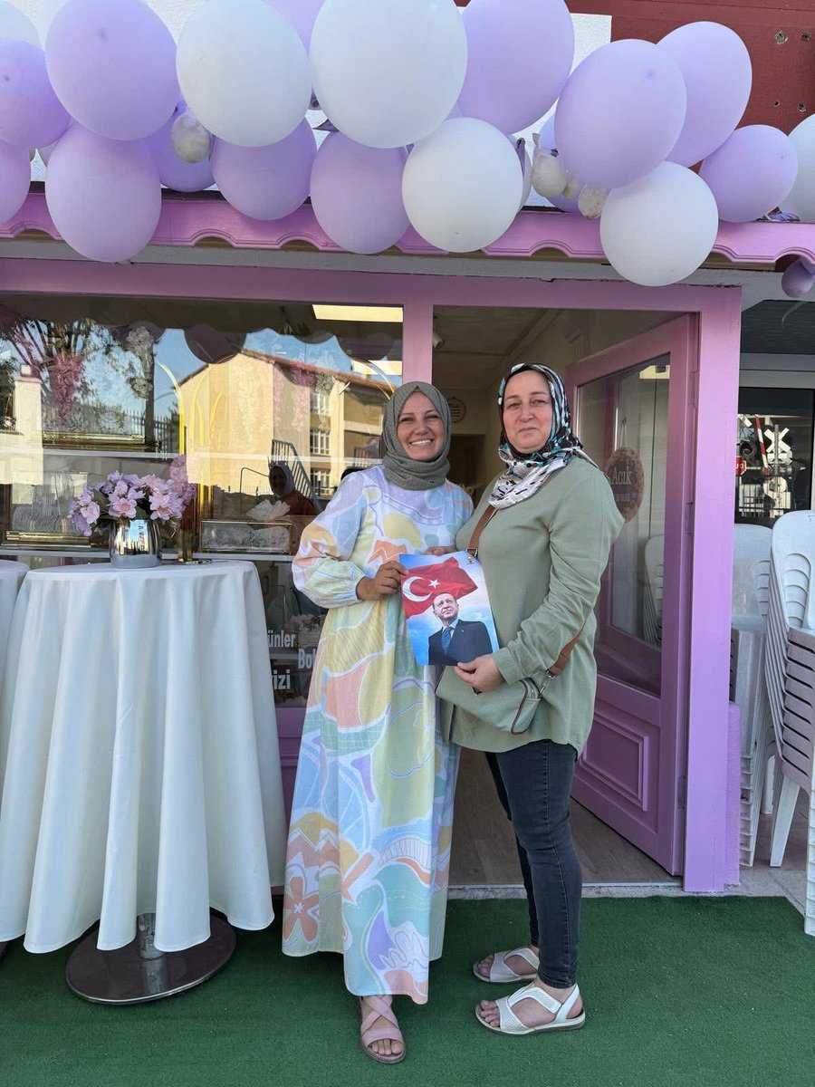 Kıymetli Esnaflarımızı ziyaret ederek #TerörsüzTürkiye mektubunu ilettik.
Tüm esnaflarımıza bol, bereketli kazançlar diliyoruz.

Ahilik kültürünü geçmişten günümüze yaşatan, Ahilik prensiplerini kendilerine ilke edinen tüm esnaflarımızın “#AhilikHaftası” kutlu olsun.