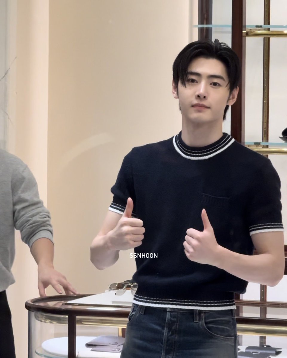 🤍🤍

#SUNGHOON #ENHYPEN #PradaFW25 #ENHYPENxPRADA #ENHYPENonPradaSS26
