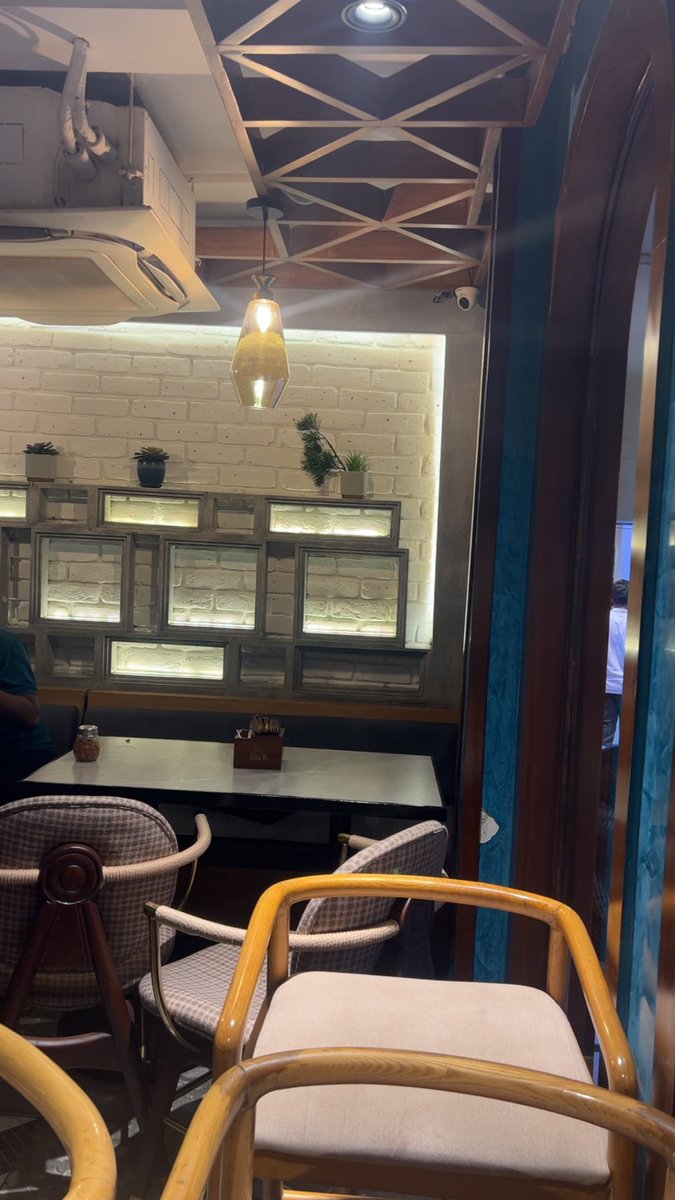 LayerKenzy's tweet image. Tonight wasn’t just Delhi devs… the whole @RollAMate fam pulled up 🧡
Open Connect: Dev Night at @HardRock Café felt less like an event and more like a reunion of builders, dreamers &amp;amp; doers.
Big ups to @CoWSwap + @campnetworkxyz for curating the chaos. 
#DevNight #Web3India