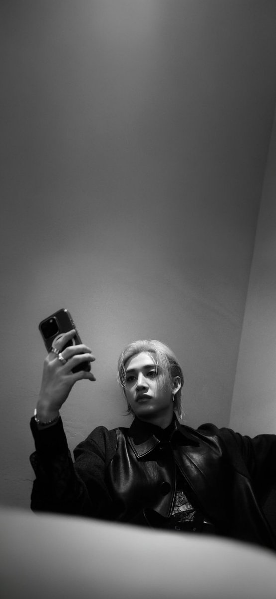 asilentarts's tweet photo. #BangChan instagram updates

HD, HQ Wallpaper/ Lockscreen 
#StrayKids #BANGCHANXMFW25 https://t.co/pwzn8MP2Al