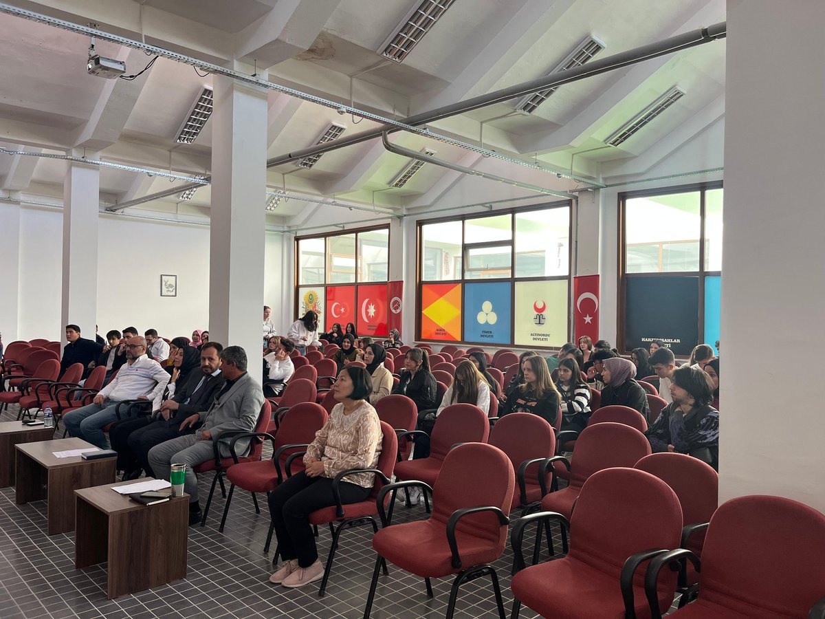 📌 Taşköprü Gençlik Merkezi olarak Taşköprü Meslek Yüksekokulu’nda tanıtım gerçekleştirdik.
Gençlerimizle bir araya gelerek faaliyetlerimizi anlattık, projelerimizi paylaştık. 🤝✨
Geleceğin gençleriyle birlikte daha güçlü bir yarın için çalışmaya devam ediyoruz! 💙