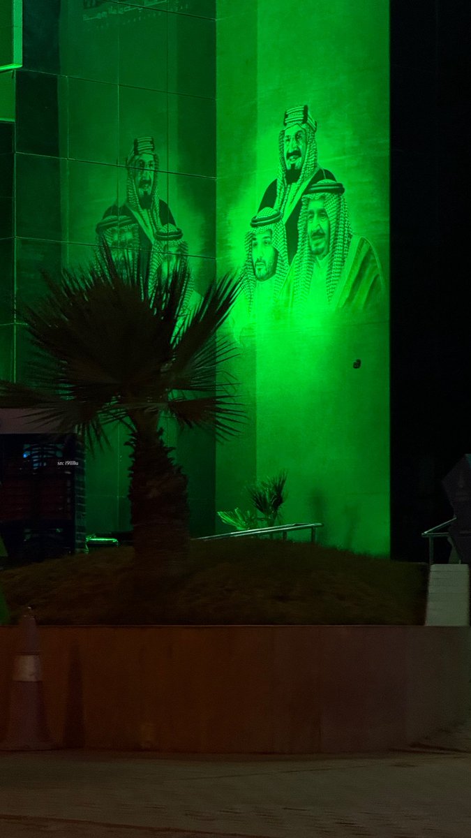 9llllu's tweet photo. كل عام والوطن قيادةً وشعباً بخير وعز وسلام "..🇸🇦💚

#عزنا_بطبعنا_95 
 #اليوم_الوطني_السعودي https://t.co/RMJAjiCvVG