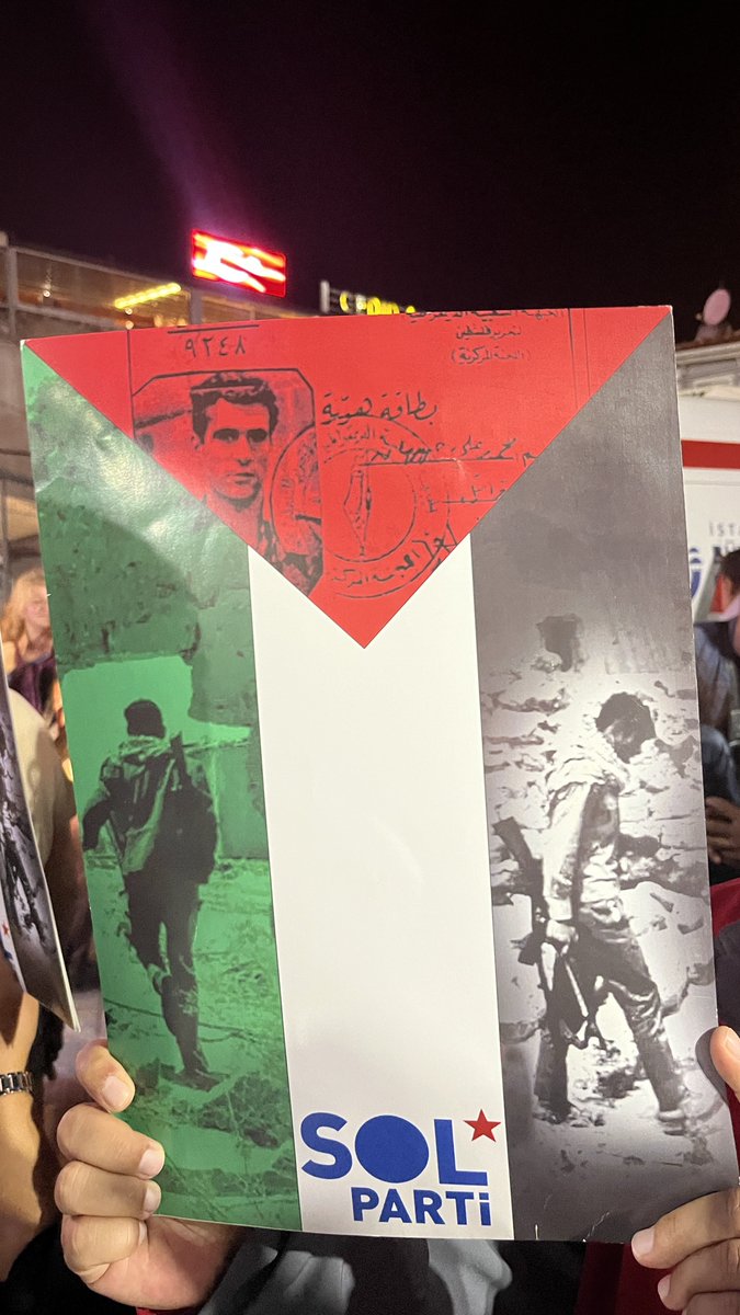 Sağırların kulaklarına fırtınadır 
Körlerin gözlerinde şafak !