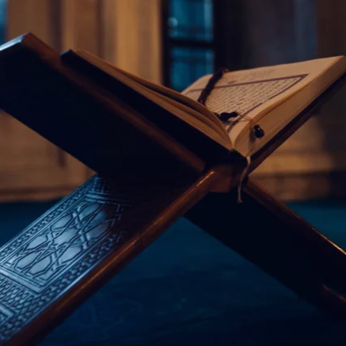 Kalem Suresi’nin 51 ve 52. ayetlerini okuduk. Nazar duası yapacağız. 

Adınızı yazın ya da bir nokta bırakın, sizi de duamıza katalım. 

Gönderiyi paylaşalım.