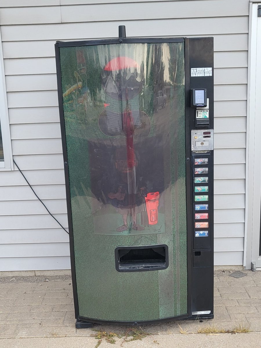 soda_ray's tweet photo. I like to run a 1st class operation. But always need help! 

That no good @TimSchrage86 has let me fall into disrepair!

I’m the machine of the people and need to be updated as such!

Because of the lack of respect, he’s your #ScrubOfTheWeek

#GiveMeYourQuarters 
#Scrub https://t.co/Z9MJzR4NbU