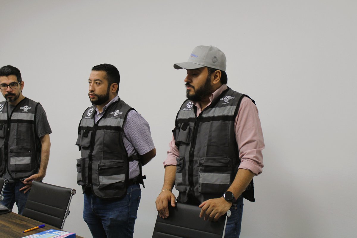 📋👥 El equipo de encuestadores del IMEPLAN ya está listo para salir a campo en la #ConsultaCiudadana2025.

👕 Podrás identificarlos fácilmente con chaleco y gorra grises con logos oficiales.
¡Tu voz cuenta, participa! 🙌