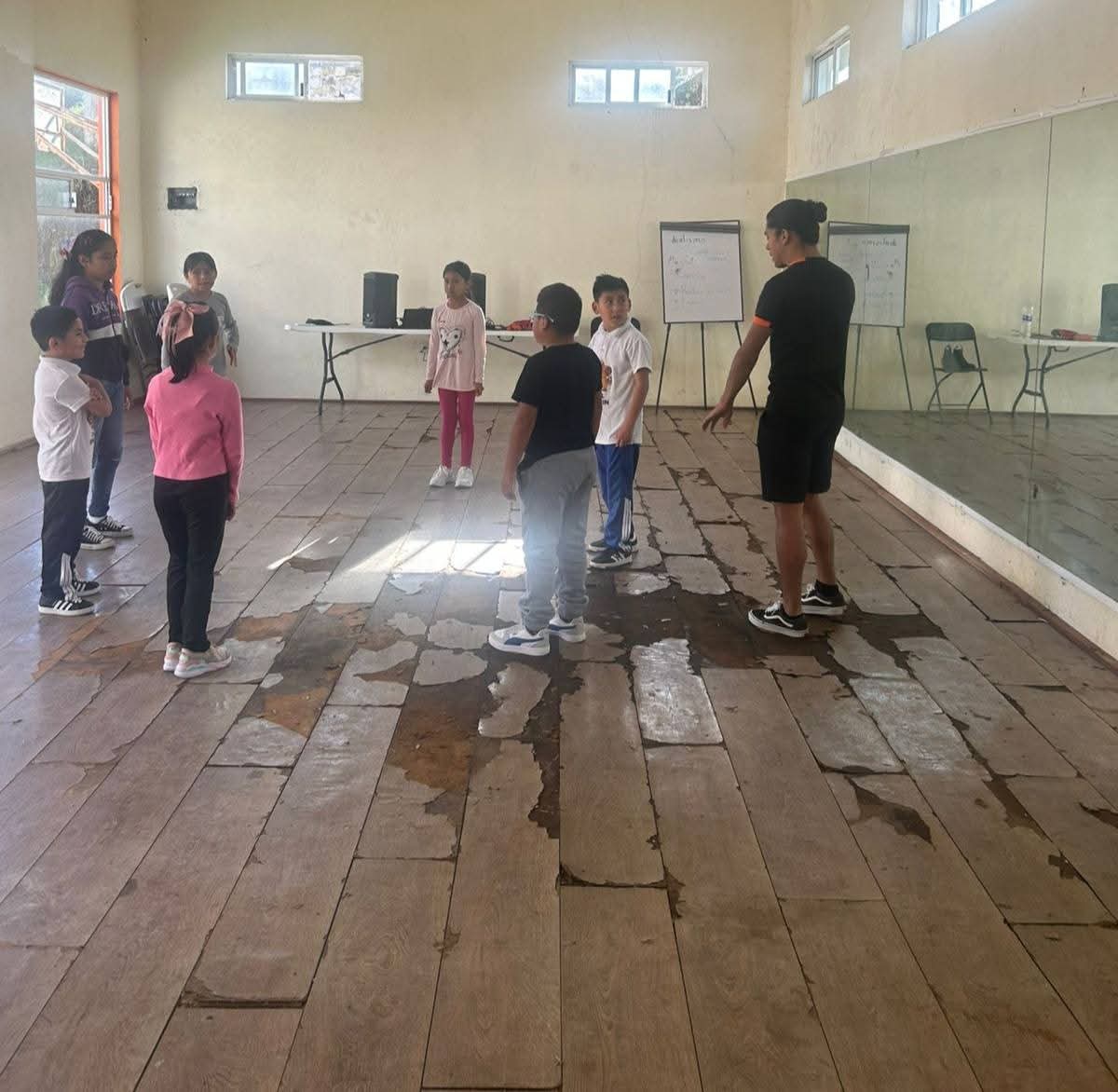 Hacemos la invitación a la comunidad en general que guste participar en el Taller de Danza Folclórica, se imparte en la Casa del Estudiante, en el barrio Cosapa  del municipio de #Zacualtipán, todos los sábados a las 8:00 am.. a partir de los 8 años. 🕺💃