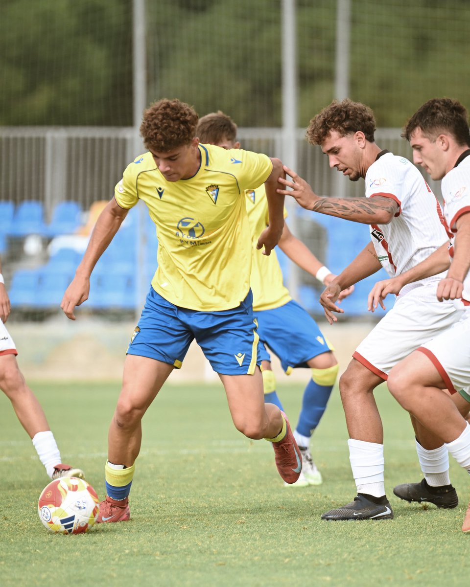 #CanteraCadista💛💙

Segunda victoria consecutiva en casa para nuestro #JuvA .

Siguen invictos en #DivisiónDeHonorJuvenil con 2️⃣ victorias y 1️⃣ empate.