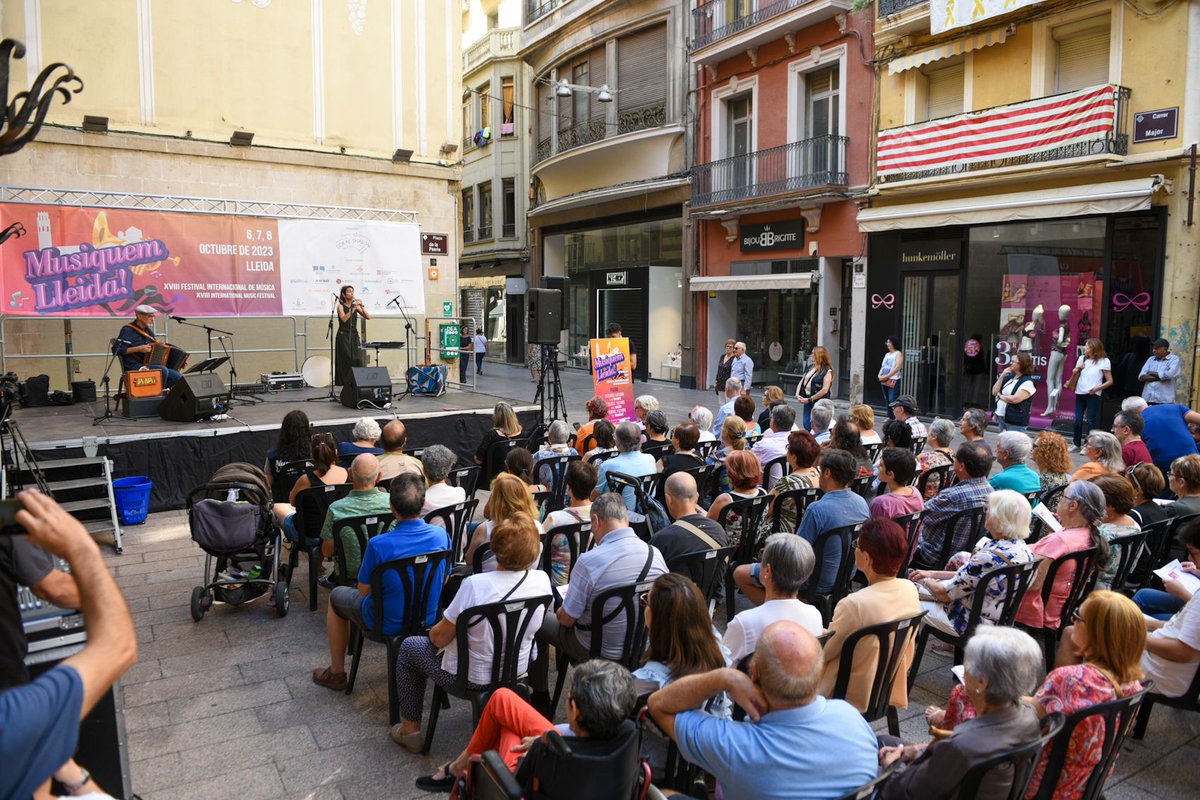 Volem agrair de tot cor a tots els voluntaris que, any rere any, feu possible que aquest festival sigui una realitat. 🙌
I si voleu col·laborar aquest any, només cal que ompliu el formulari 👉 forms.gle/9MAtA9T6DPu8uj… o ens podeu enviar un correu a📧 festivalmusica@coralshalom.cat