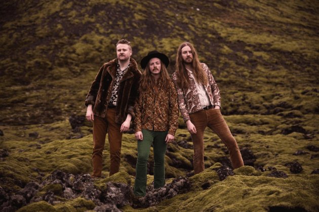 Le groupe islandais, The Vintage Caravan dévoile Alone, nouveau single extrait de son album Portals, qui sort vendredi 26 septembre 2025 chez <a href="/NapalmRecords/">Napalm Records</a>  
rockmetalmag.fr/the-vintage-ca…