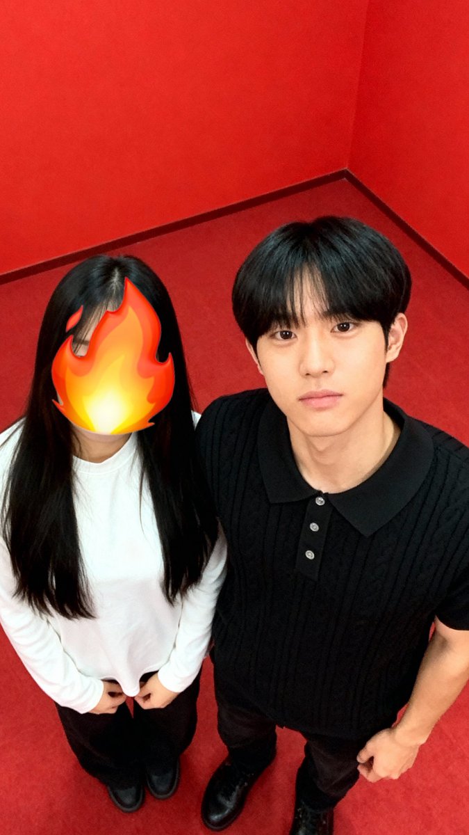 _codud0304_'s tweet image. 이거 다들 해보셧어여?…….전병웅실패햇어요첫번째는 그나마성공인데 팔에 오류나잇고ㅠ 두번째는…………흠ㅌㅌ Ai아직은아닌가부다