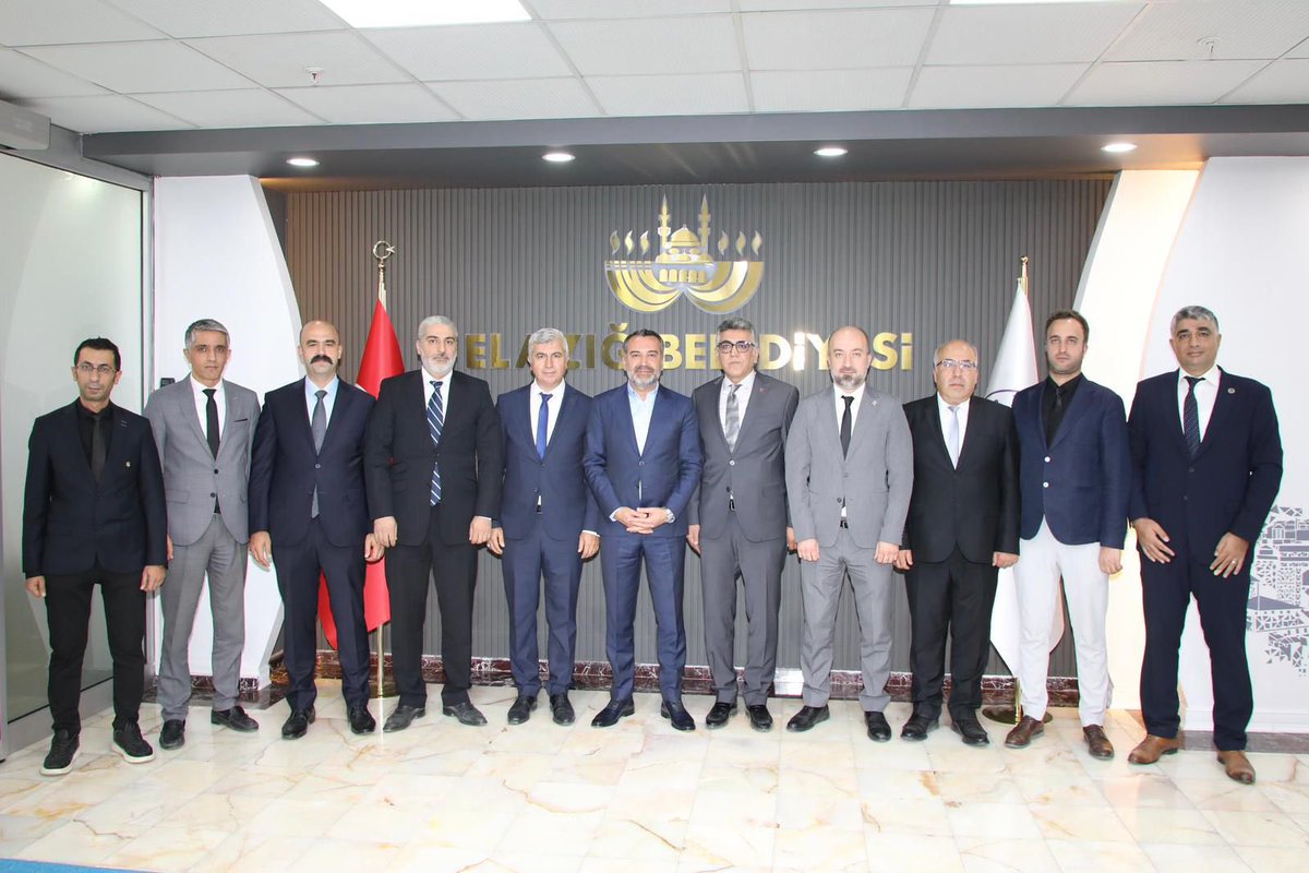 Elazığ Türk Ocağı Başkanımız Prof. Dr. Yavuz Haykır ve yönetim kurulumuz, Elazığ Belediye Başkanı Sayın Şahin Şerifoğulları’nı ziyaret ederek bugüne kadar gerçekleştirdiğimiz çalışmalar ve önümüzdeki dönemde yapılacak programlar hakkında bilgi alışverişinde bulundu.