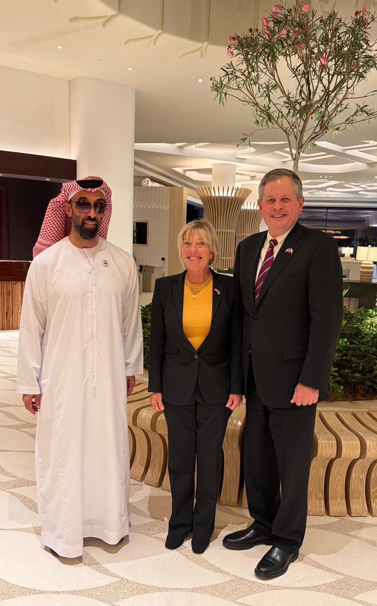hhtbzayed's tweet image. I discussed with Senator Steve Daines, U.S. Senator from Montana, the latest technological advancements and the future of computing, with a focus on AI, energy requirements, and the future of jobs.
 
We reaffirmed the strength of the economic partnership between the United Arab…