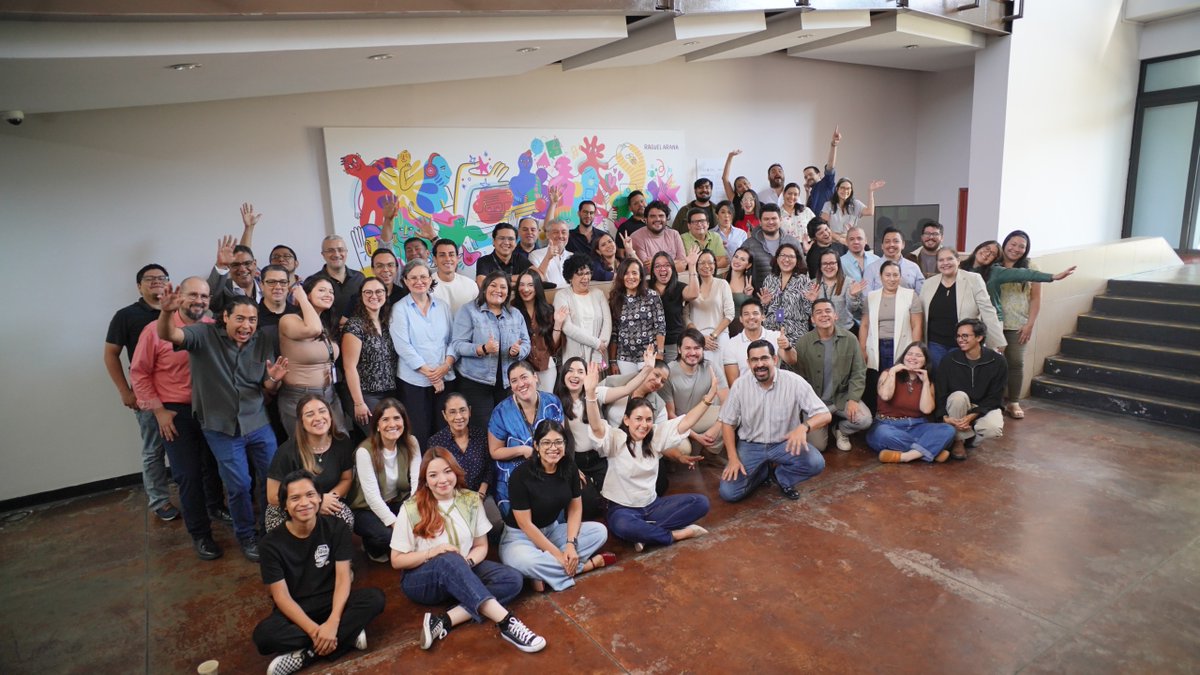 _emhsv's tweet photo. 📚 En la #MónicaHerrera creemos que una educación de calidad comienza con quienes enseñan.

Durante la #SemanaMónicaHerrera lanzamos una nueva certificación para docentes, enfocada en fortalecer nuestro modelo educativo y las competencias transversales. 💡 https://t.co/eHv5dt0n7H