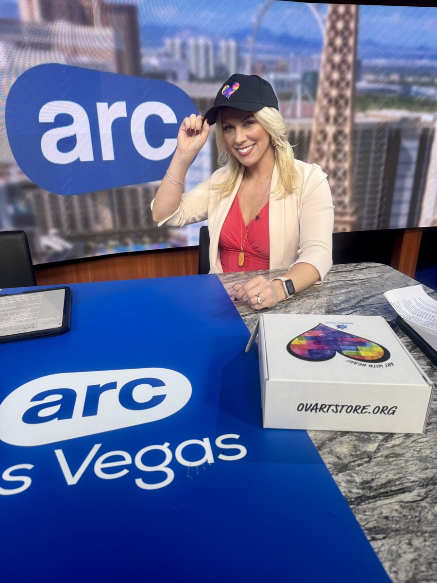 #WearTheHeart 🩵💙💜🩷💛🧡❤️

🎥 STORY: news3lv.com/news/arc/boyd-…