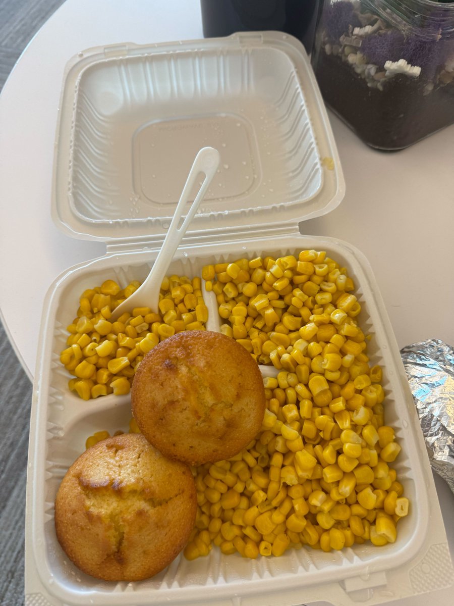 enriquebrgn's tweet image. i let ai choose my lunch order for the office today. it might sound corny, but i think ai won&apos;t take over our jobs just yet