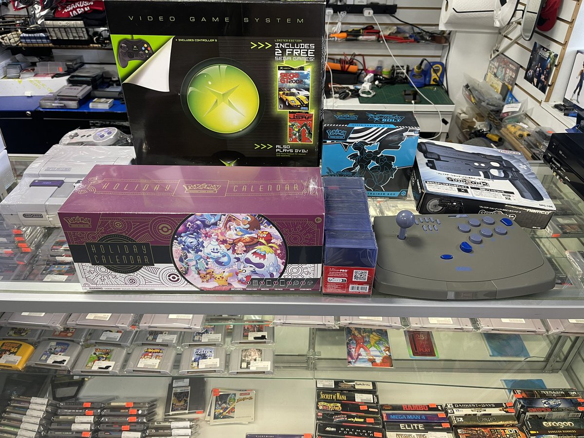 ArcadeBrooklyn's tweet photo. Now available. #original #Xbox #Snes #Pokemon #HolidayCalander #BlackBolt #Toploader #GunCon2 and more. #BVG #arcadebrooklyn available at 5pm. https://t.co/yoqm10AMsm
