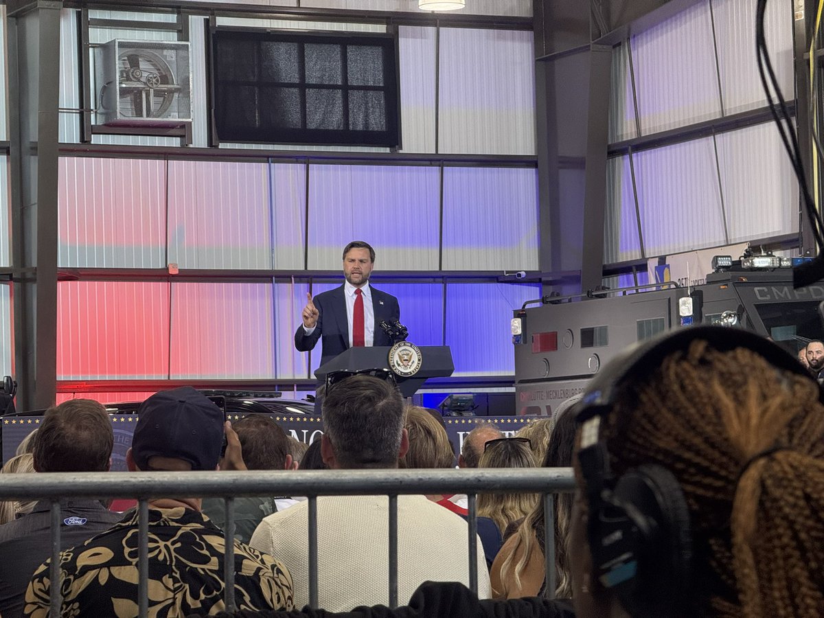 Julie Kay tweet media