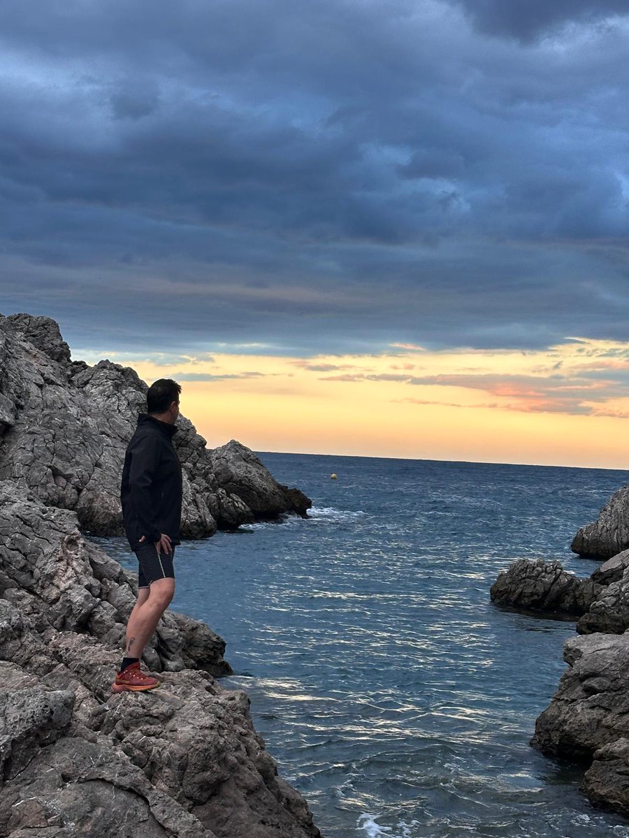 Bona nit a tots 🌙
Avui ha tocat la part marítima del Montgrí .
Cales empordaneses 💙