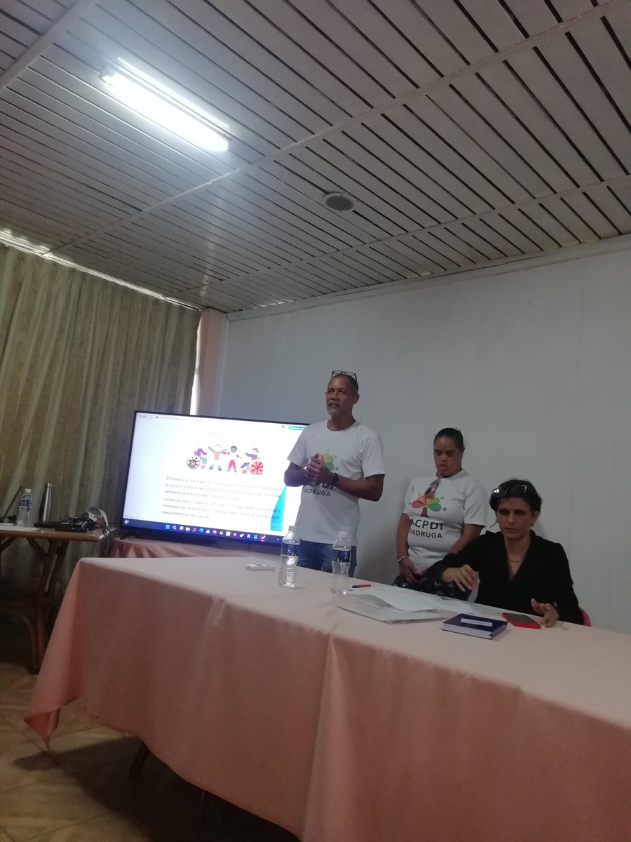 Se expone la experiencia de padres de hijos con síndrome de down en madruga, eliminando barreras y fomentando igualdad de oportunidades, #MtssCuba los felicita
