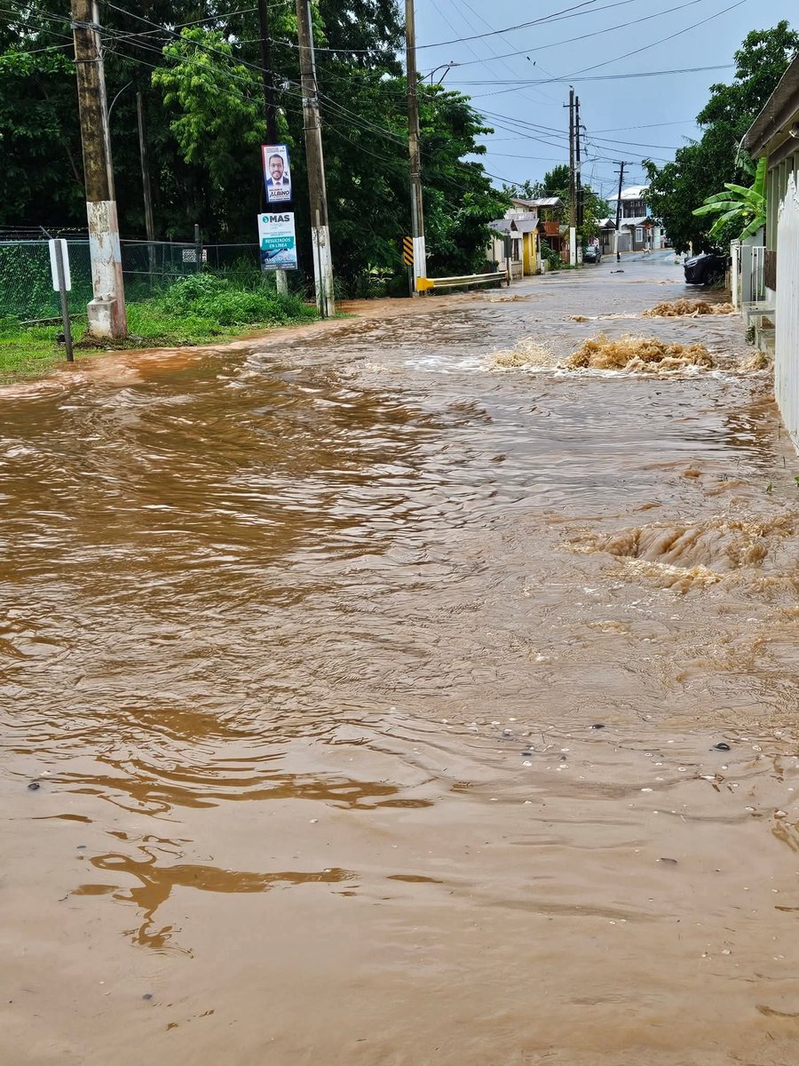 ⚠️#INUNDACIÓN⚠️| Inundada e intransitable la carretera 308, en #CaboRojo, a la altura de Puerto Real frente al cuartel por alcantarillas colapsadas. 

ℹ️NO CRUCE ÁREAS INUNDADAS 

📷 | Jonathan Cabassa / Vía: Harvey John

#PRwx