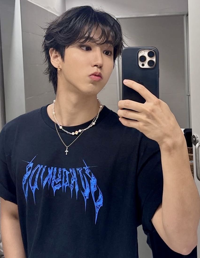 char ❨・¨⬮ ⁷ is seeing bts!! tweet media
