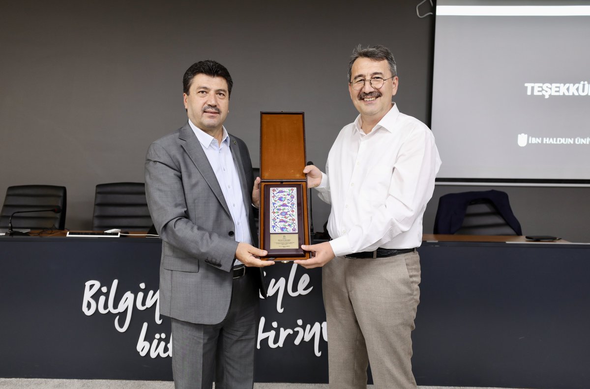 İbn Haldun Üniversitesi Rektörü Prof. Dr. Atilla Arkan’ı +1 Liderlik Okulumuzda ağırladık.

Yıllar süren yöneticilik deneyimlerini, liderlik ipuçlarını personelimizle paylaşan Atilla hocamızı SUBÜ Konuşmaları kapsamında da öğrencilerimizle buluşturmuştuk.

Kendilerine her zaman