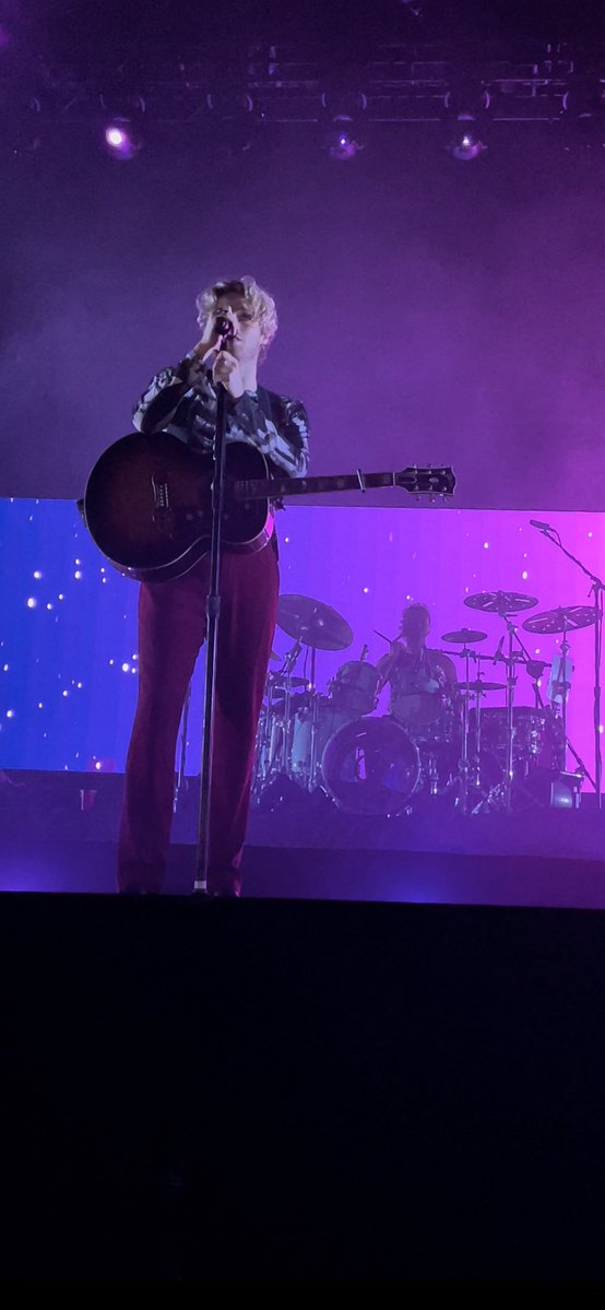 isabelleprimave's tweet image. nah some artists let wc users in first and override the venue 🫶🏻 just like intuit dome revoked my accoms when liv’s team didn’t want me at barricade (i fought).
artists who have prioritized: 5sos, hayley kiyoko, the regrettes
ppl break the ada all the time, it’s so normalized