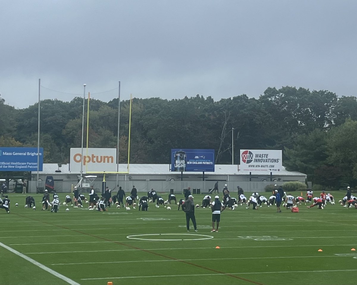 The #Patriots begin prepping for the Panthers. LG Jared Wilson and EDGE K’Lavon Chaisson aren’t participating. 

CB Christian Gonzalez is practicing.