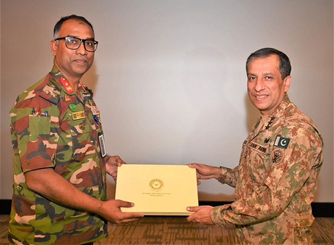 #Pakistan in recent Days

Pakistan and #SaudiArabia signed a Strategic Mutual Defence Agreement.

- #Bahrain’s National Guard Commander visited Pakistan, meeting #CJCSC and #CAS. 

- Pakistan’s Ambassador to #Egypt and Egypt’s Minister of State for Military Production discussed