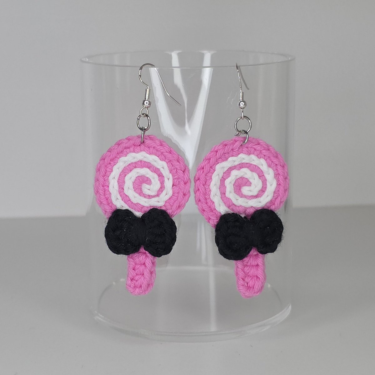 oddinent's tweet image. Halloween // Autumn Collection 2025 is live 🎃🍭🎀

plush, cosy scrunchies

iconic, vibrant hair clips

and the cutest spooky season earrings!

browse &amp;amp; shop!🛍

oddinent.com/shop/halloween…