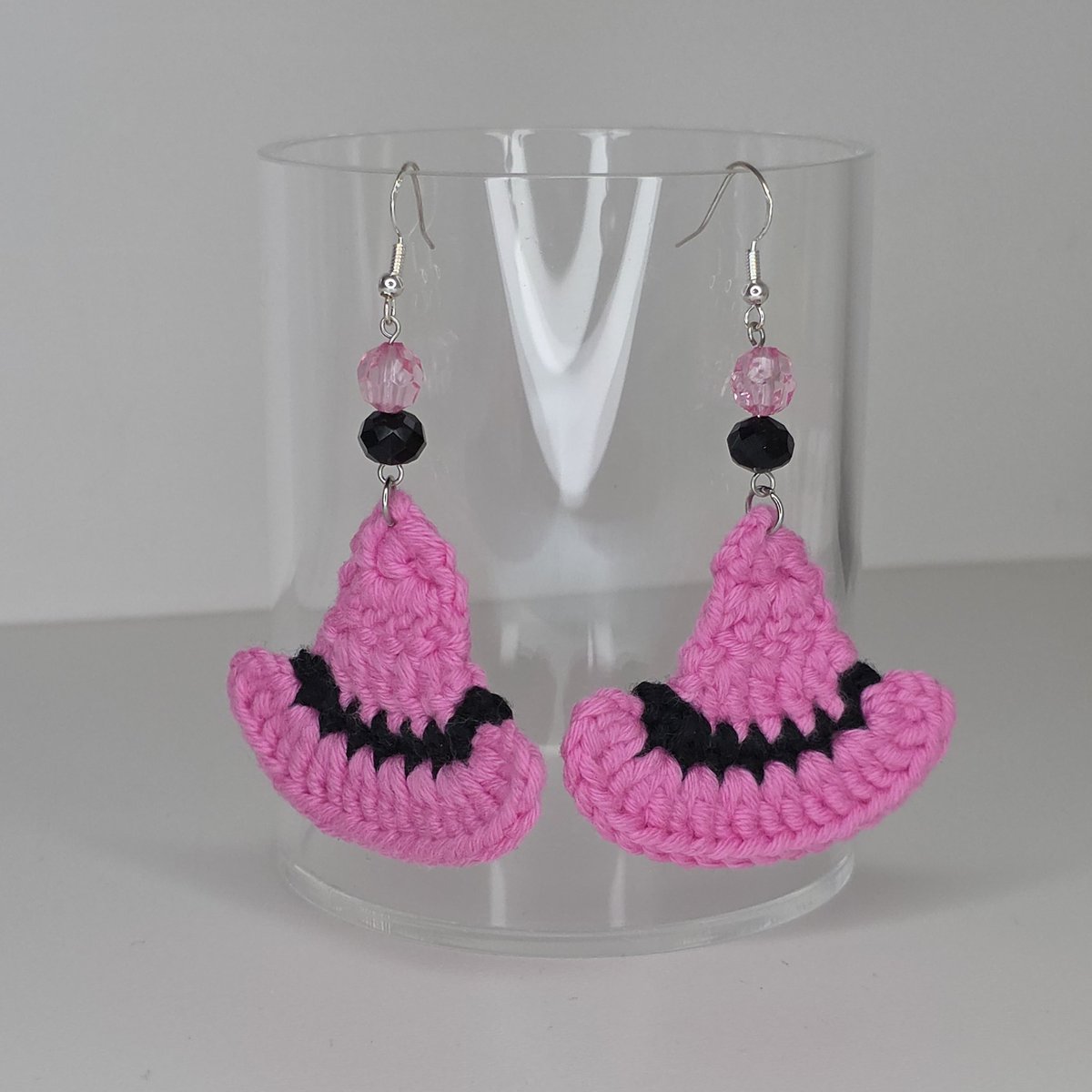 oddinent's tweet image. Halloween // Autumn Collection 2025 is live 🎃🍭🎀

plush, cosy scrunchies

iconic, vibrant hair clips

and the cutest spooky season earrings!

browse &amp;amp; shop!🛍

oddinent.com/shop/halloween…