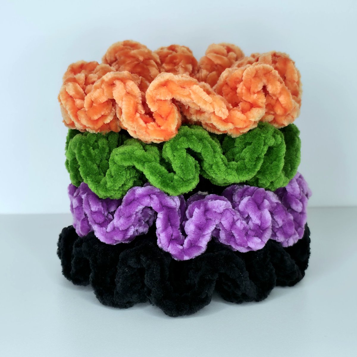 oddinent's tweet image. Halloween // Autumn Collection 2025 is live 🎃🍭🎀

plush, cosy scrunchies

iconic, vibrant hair clips

and the cutest spooky season earrings!

browse &amp;amp; shop!🛍

oddinent.com/shop/halloween…