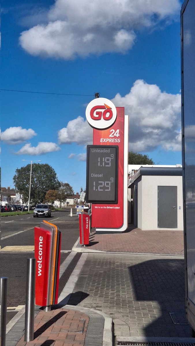 Techallu's tweet image. No fuel station in Uk is beating this price. Post your price even with fuel cards 😆 🤣