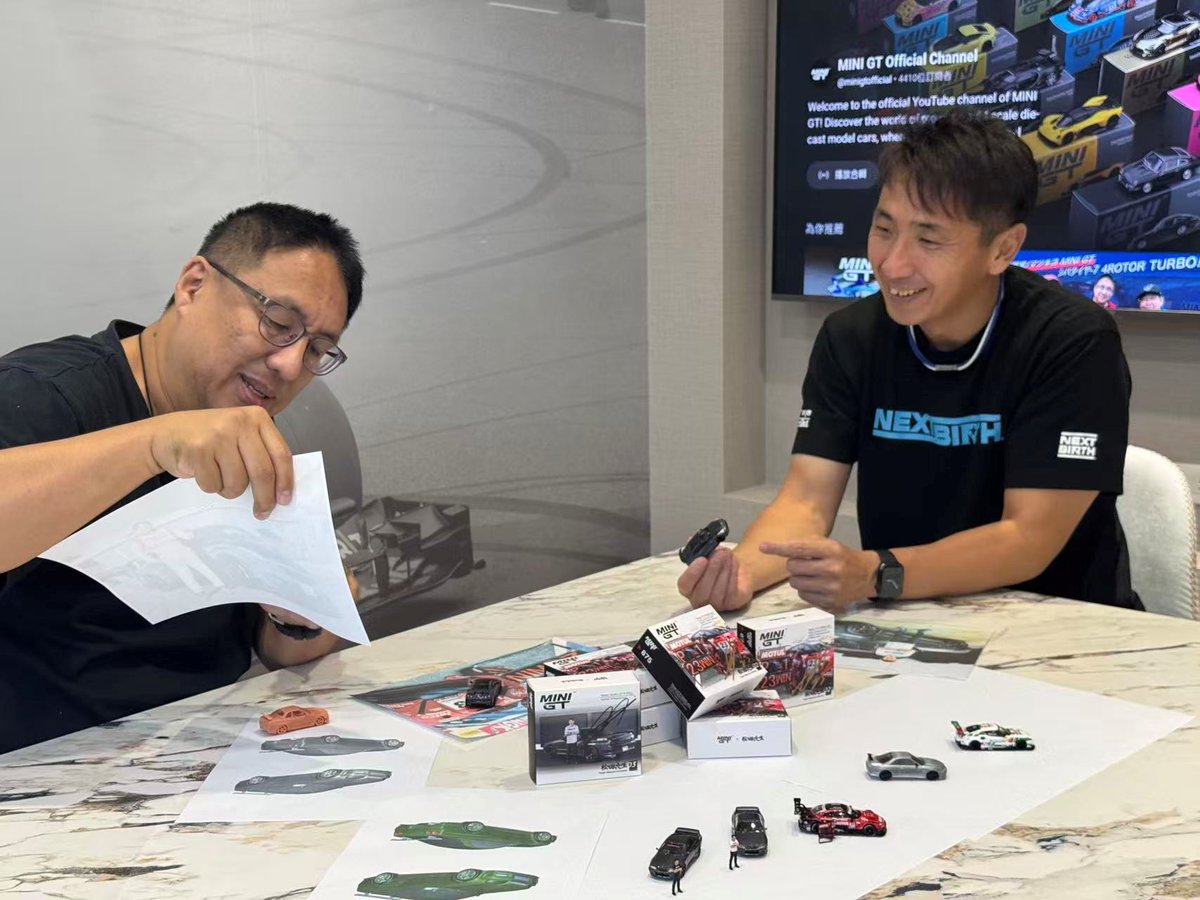 MINI GT - 1:64 collectible diecast model tweet media
