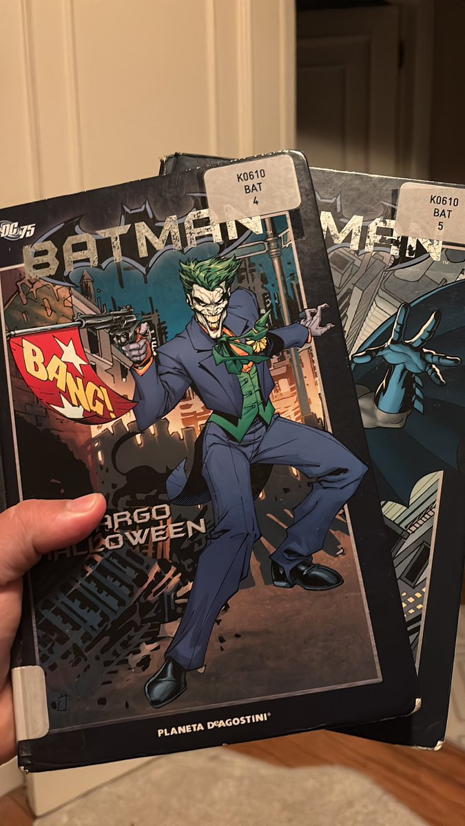 Alfhersito's tweet image. Acabo de pillarme el comic del Largo Halloween y el de Dark Victory. SE VIENE