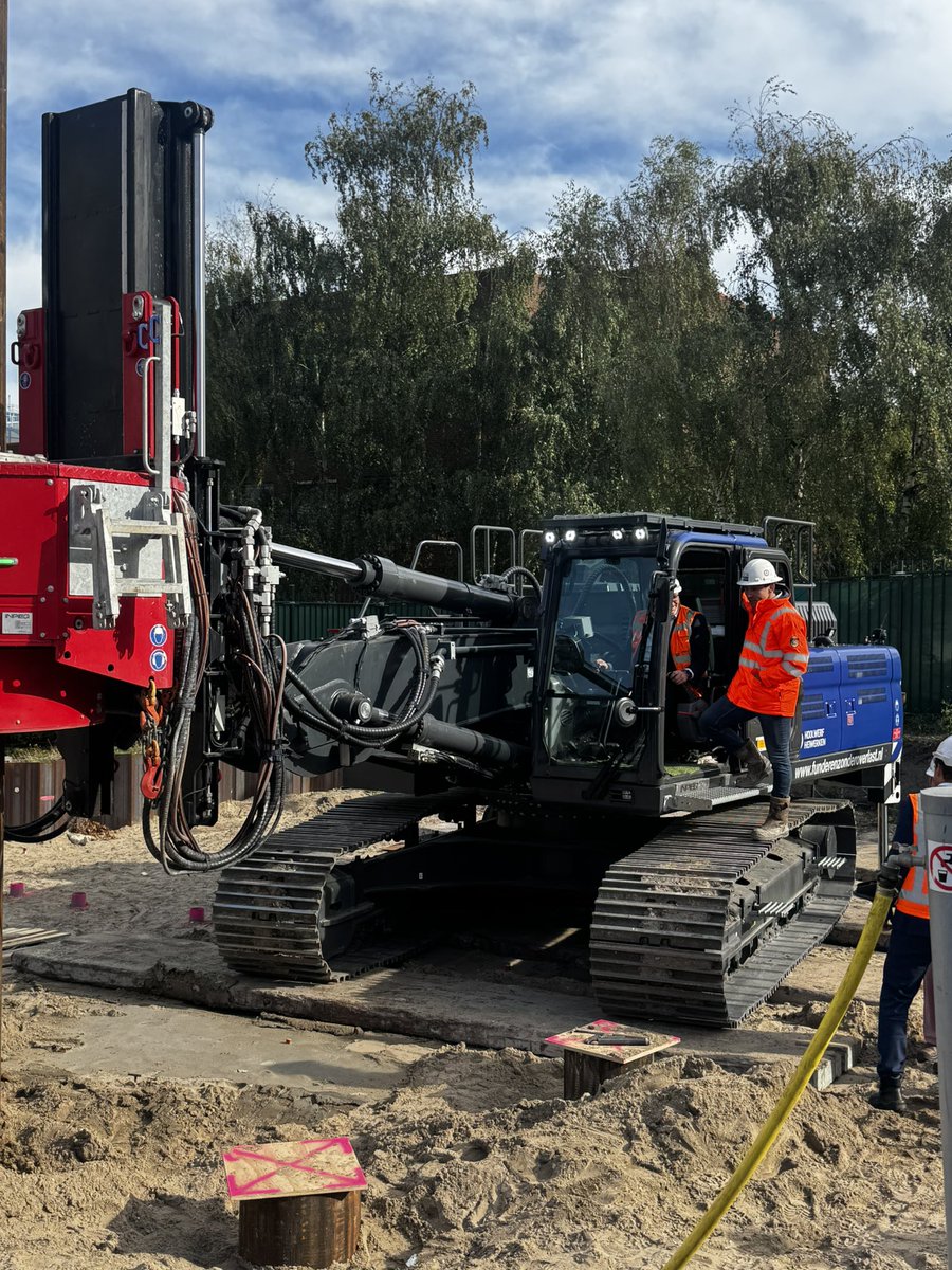 ChefLittleC1's tweet image. Vandaag officiele start Daniël den Hoedbrug nabij LittleC en Erasmus MC tbv oa klanten Familiehuis! @DuraVermeer @rotterdam @danieldenhoed @pascallansink @Havenloods @Hansvanputten01