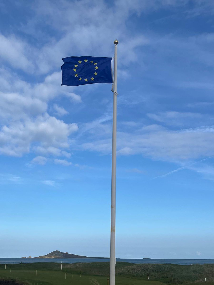 The European Flag is flying high in Sutton. Wishing <a href="/RyderCupEurope/">Ryder Cup Europe</a> the very best of luck at #BethpageBlack #RyderCup2025 #rydercup