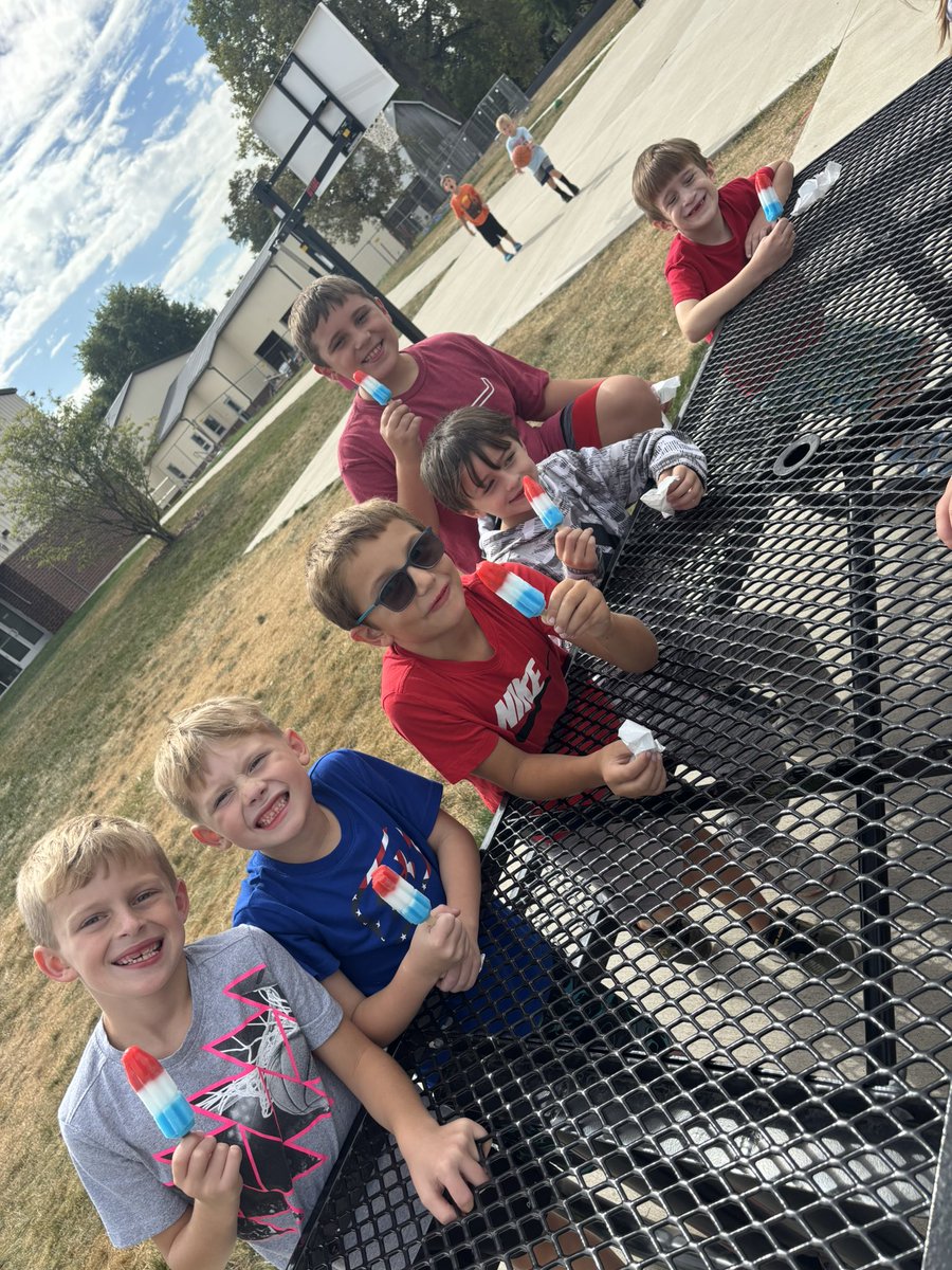 Mrs. Edwards tweet media