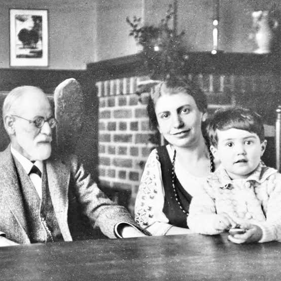 Timeline cleanse to admire our favorite Daddy-daughter duo.