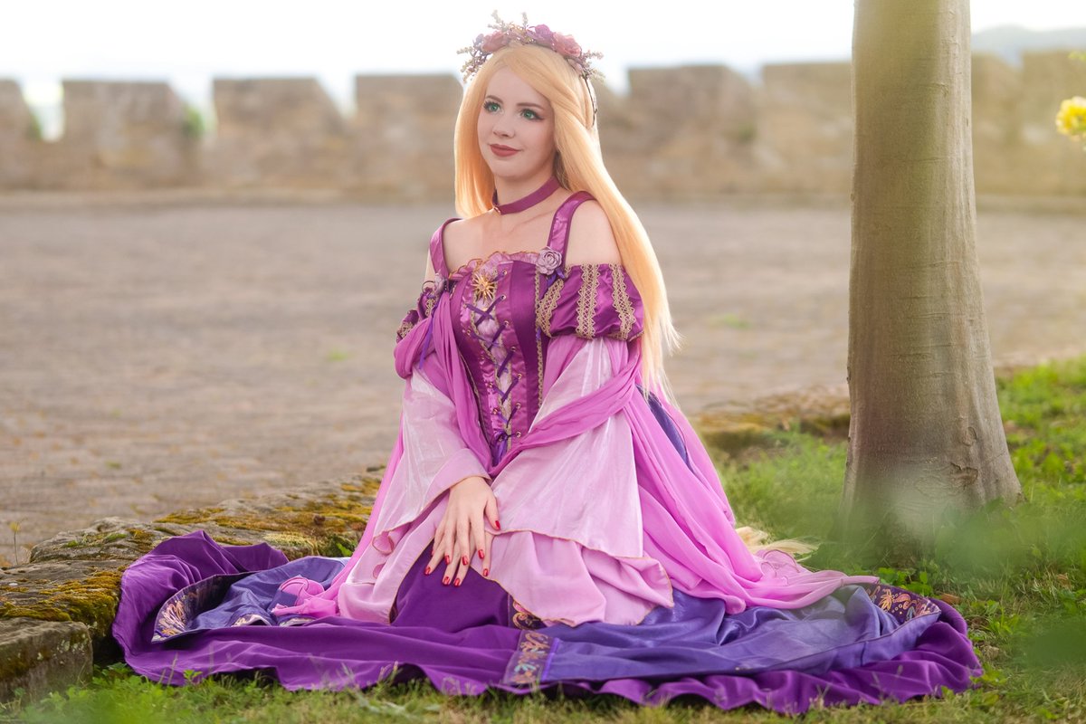 🦎🩷

📸 Jesphotoart 

#rapunzelcosplay #schlossrothestein #cosplay