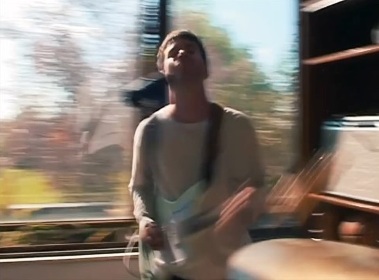 El dúo italiano <a href="/siximpossiblevi/">Six Impossible Things</a> estrena el visualizer video de su nuevo single "Nevermore" editado el 24 de septiembre de manera independiente.
#dreampop 

Puedes verlo en nuestro blog
revistathe13th.blogspot.com/2025/09/video-…