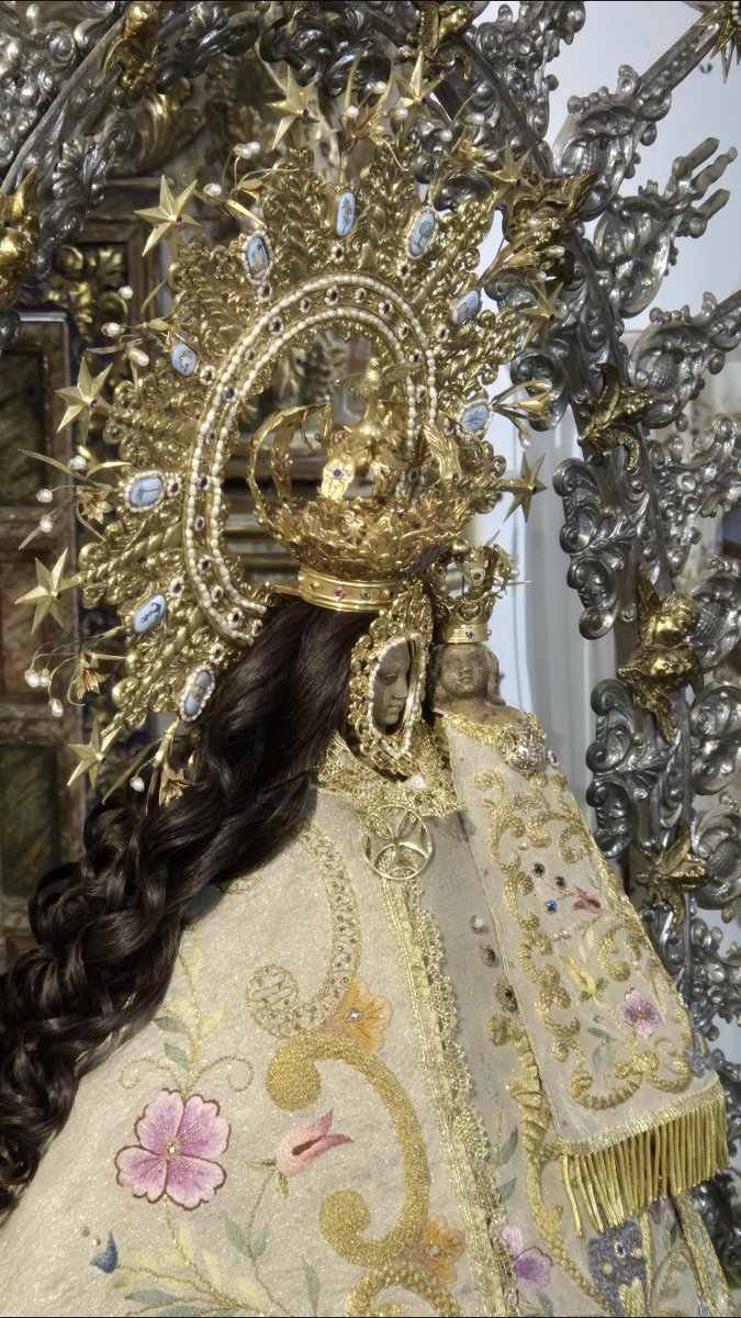 “Cándida paloma hermosa
en tu pura Concepción
fuiste exenta del borrón 
de la culpa venenosa 
haz que mi alma en paz dichosa
hacia Dios remonte el vuelo
¡Madre de Dios de Tejeda 
sed nuestro amparo y consuelo!”

Foto: <a href="/pablomsilva_/">Pablo</a>