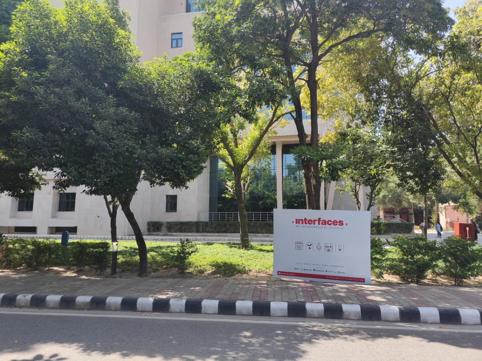 whyash5114's tweet image. Had an amazing time at Interfaces by Devfolio at IIT Delhi! 🏫✨
Unconference vibes with project showcases, chats with founders & tons of networking.
Wrapped it up with a chill post-mixer at Dramz Delhi — lovely vibes & food. Hats off @devfolio 🙌
#Interfaces #Devfolio #Web3