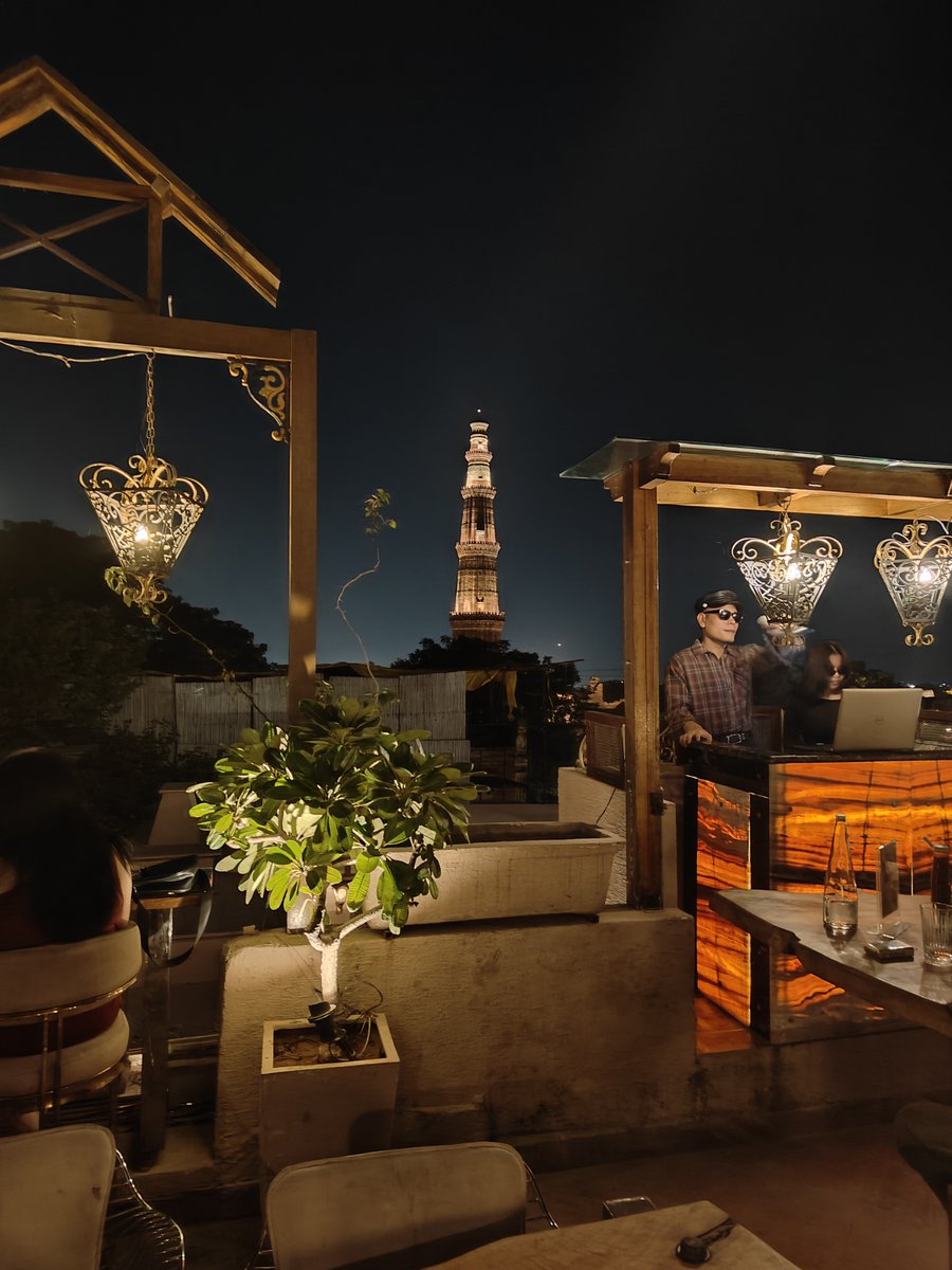 whyash5114's tweet image. Had an amazing time at Interfaces by Devfolio at IIT Delhi! 🏫✨
Unconference vibes with project showcases, chats with founders & tons of networking.
Wrapped it up with a chill post-mixer at Dramz Delhi — lovely vibes & food. Hats off @devfolio 🙌
#Interfaces #Devfolio #Web3