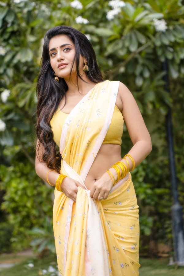 G1ojdrjWMAIyJ-j?format=jpg&name=900x900