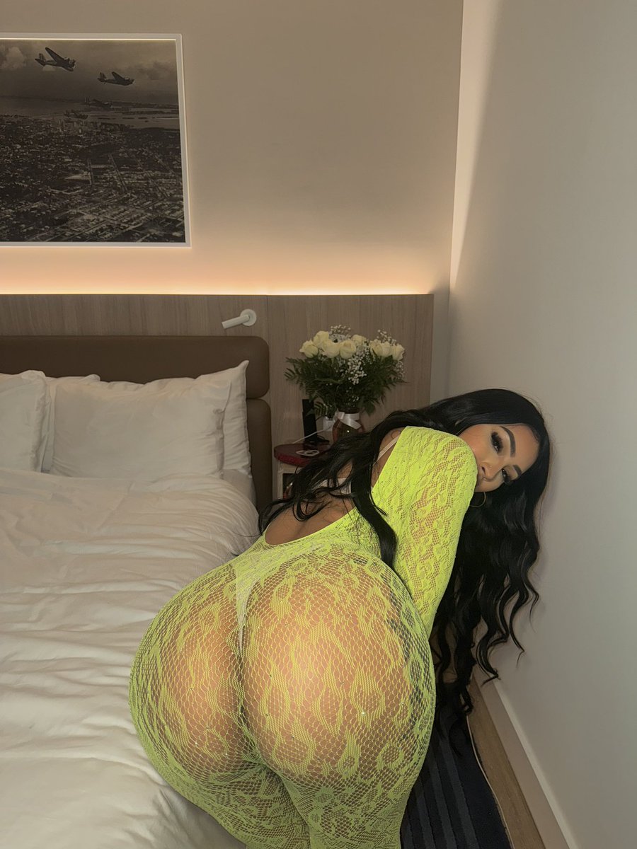 Princesslaniof's tweet image. Waiting for you😉