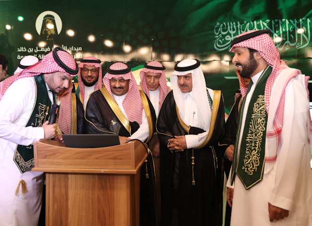 📸|🇸🇦 شهد جناح ميدان الأمير فيصل بن خالد للفروسية السحب على " مهر " المقدم من مسار الفروسية
⁧
⁧#اليوم_الوطني_السعودي_95⁩ 💚
⁧#عزنا_بطبعنا⁩ 🇸🇦